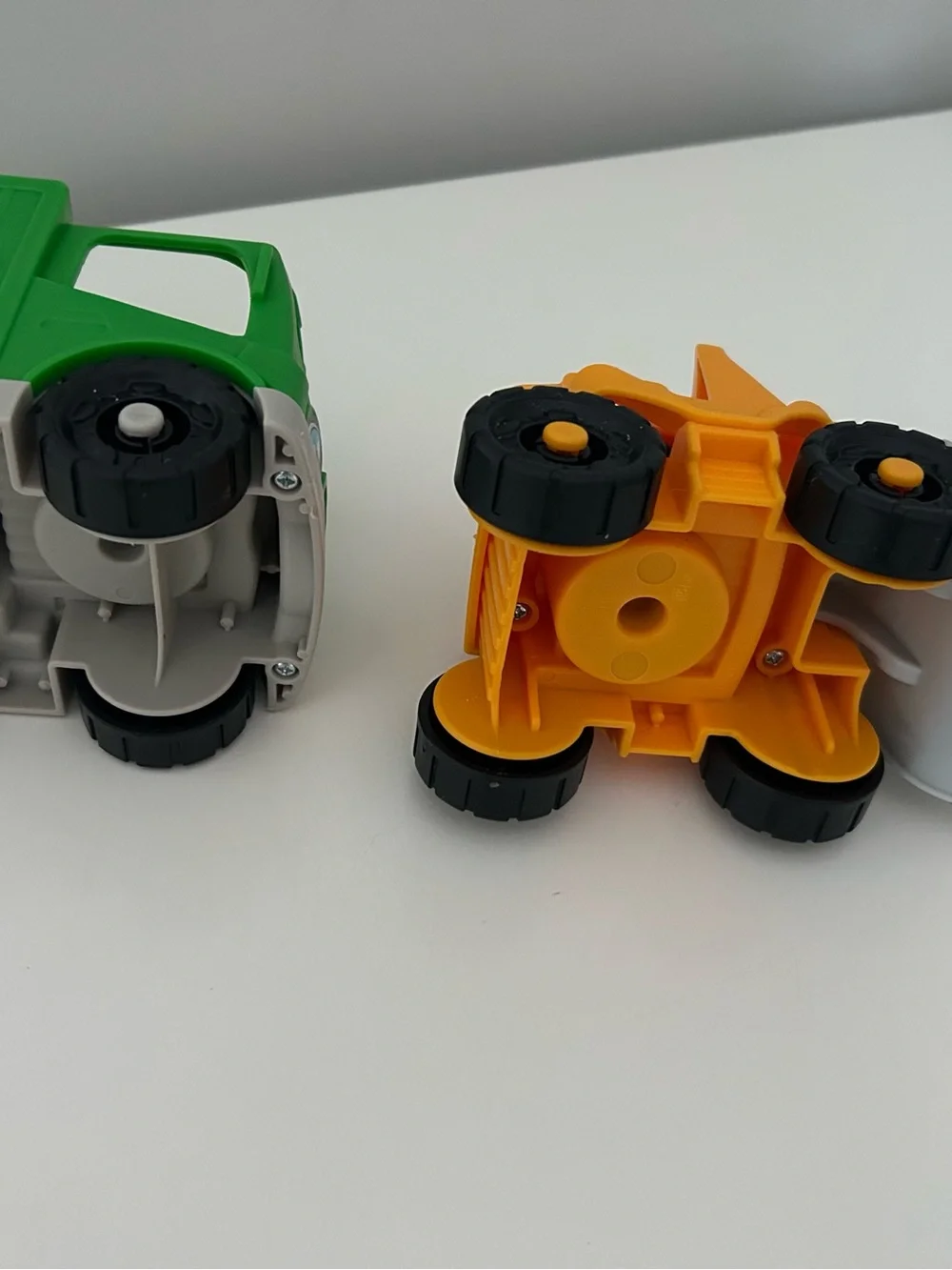 Fisher-Price Little People Bundle Recycle Truck & Bulldozer Toy Vehicle Figurine